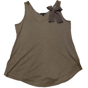 GAP Scoop Neck Tank with Bow Detail. Sz: Medium. Gray. EUC.